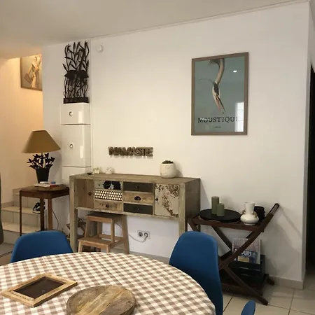 Maison 3 Chambres, Parking, Jardin, Climatisation Arles