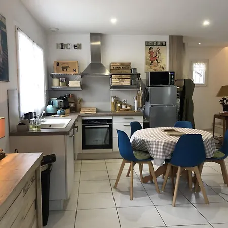 Maison 3 Chambres, Parking, Jardin, Climatisation
