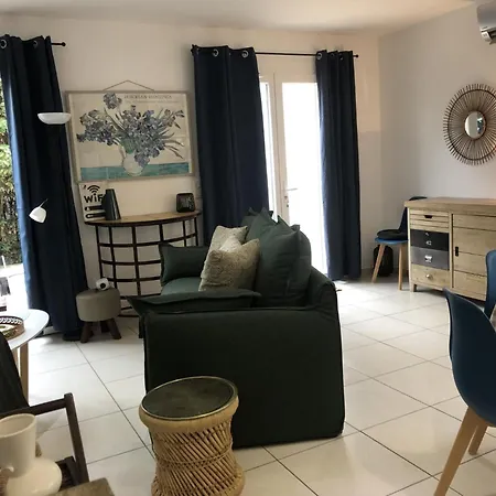 Holiday home Maison 3 Chambres, Parking, Jardin, Climatisation *