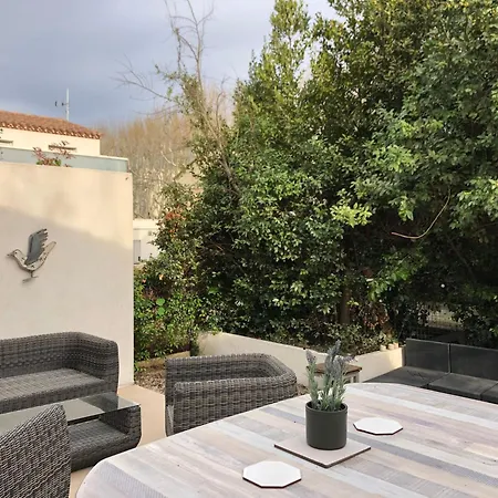 Maison 3 Chambres, Parking, Jardin, Climatisation Holiday home Arles