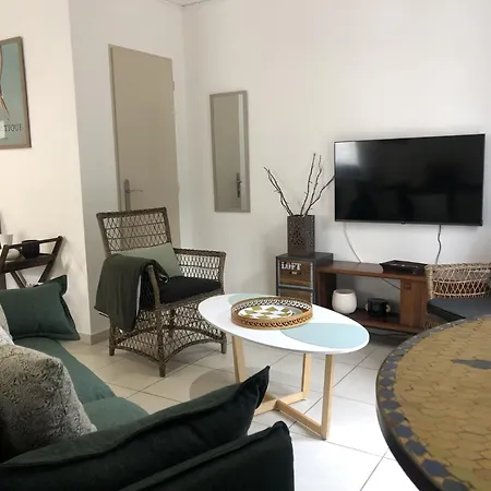 Maison 3 Chambres, Parking, Jardin, Climatisation * Arles