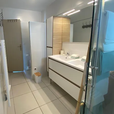 Holiday home Maison 3 Chambres, Parking, Jardin, Climatisation *
